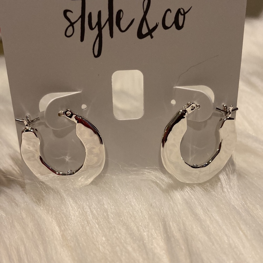 🛍️ 3/$25!! Style & Co silver hoop earrings - Picture 5 of 7